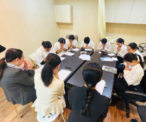 ミーティングをする人たち