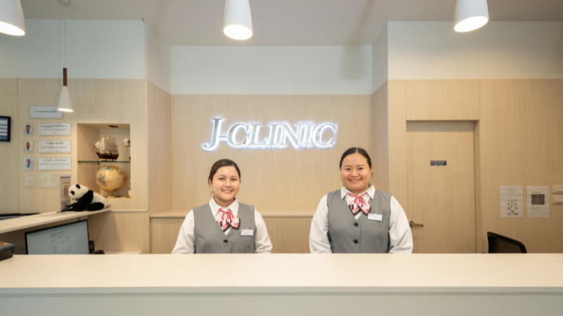 J-CLINICの日本語話者受付スタッフ