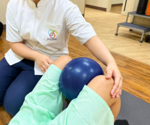 Training with a physio therapist