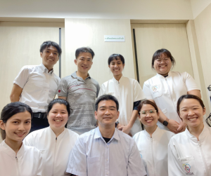 鍼灸漢方科の中医師の先生方と指導者の日本人の先生たち